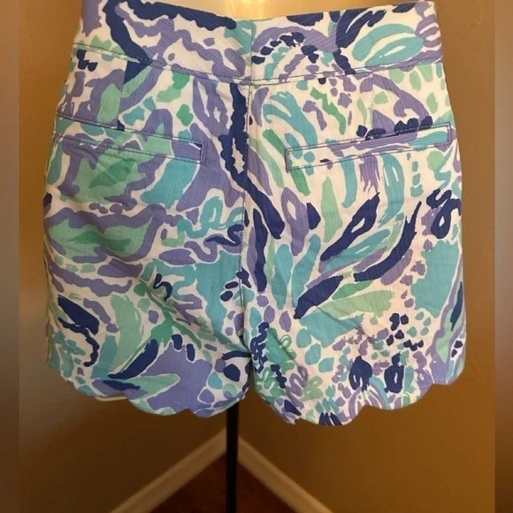 Lilly Pulitzer buttercup shorts - Picture 5 of 9